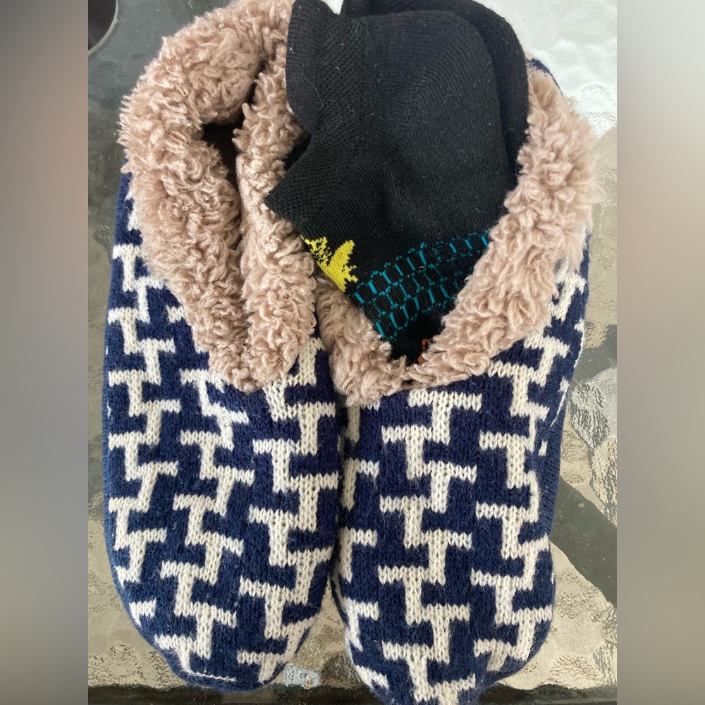 Wm MixIt Footies Sz: 5-7.5 w/Free pair of socks